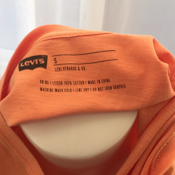 Women’s Levi T-shirt - Picture 4 of 5